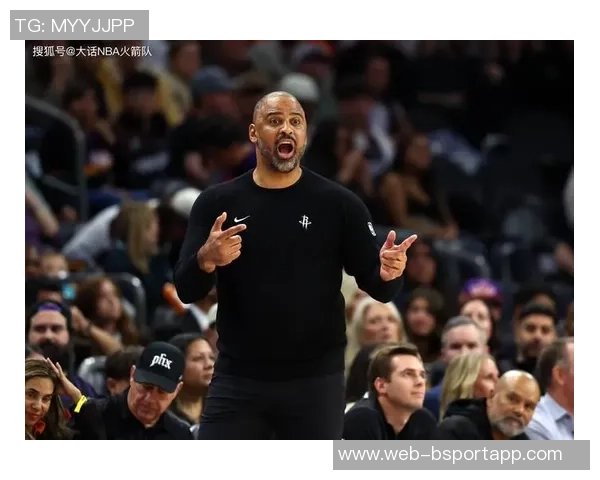 火箭媒体人质疑乌度卡为何不换下小贾而坚持留他在场上