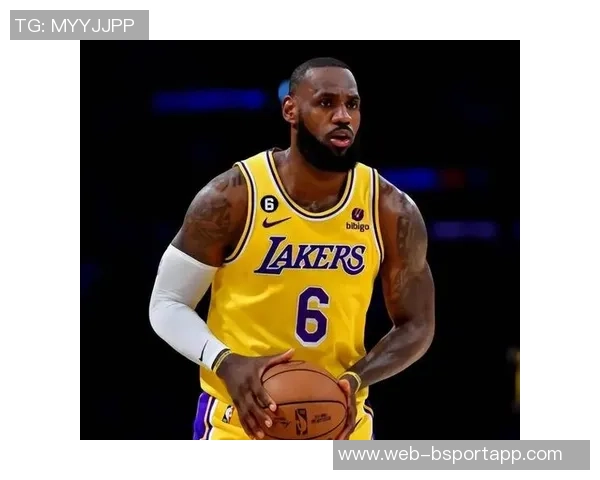 里夫斯称詹姆斯回归将提升全队表现他是无可替代的全能组织者